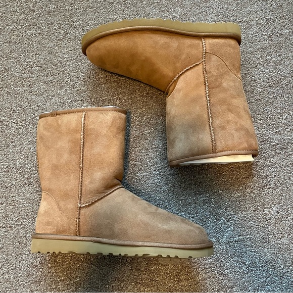 NIB UGG Classic Short Boots - Picture 4 of 14